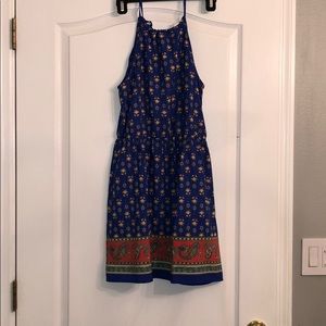 casual and colorful sundress!